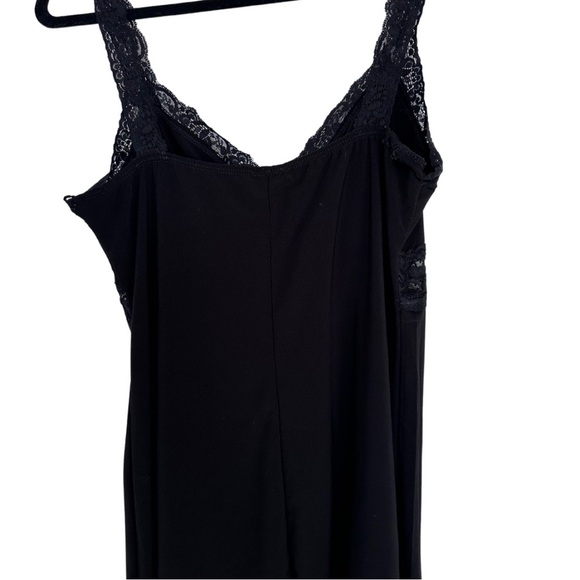 Elegant Black Lace Trim Camisole - Picture 4 of 6